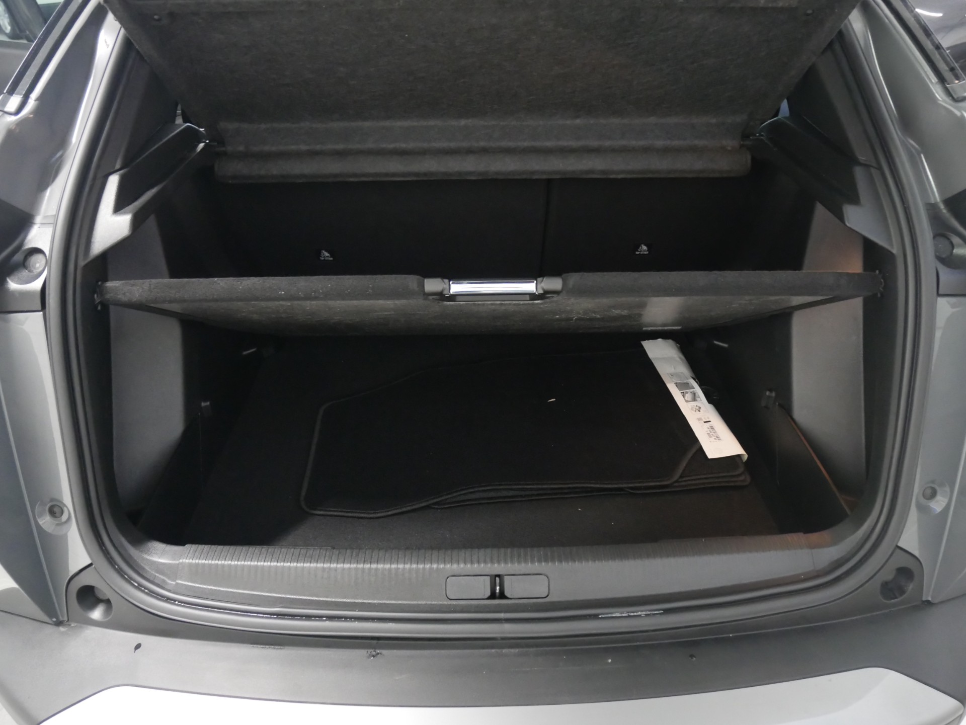 PEUGEOT 2008 2023