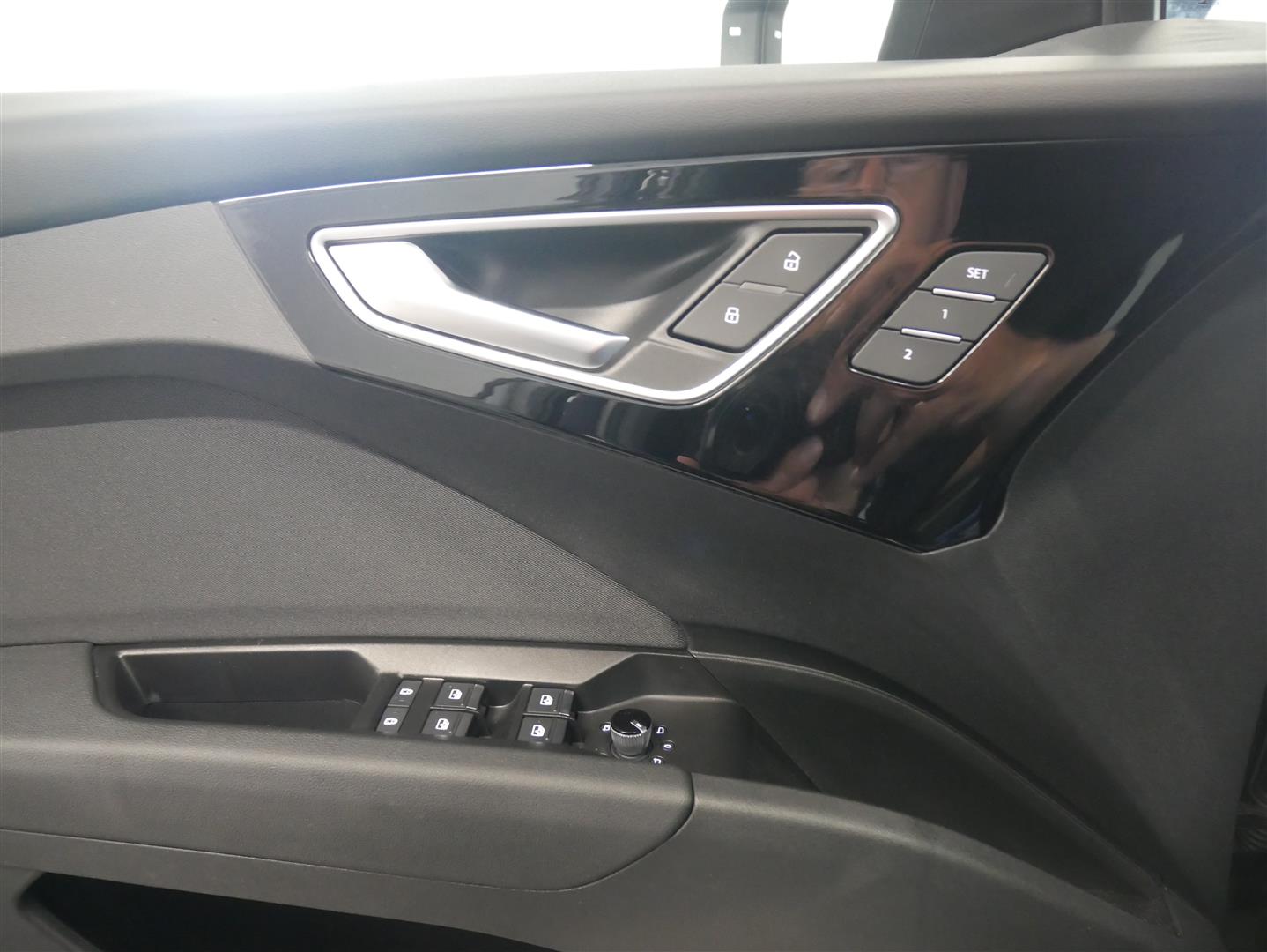AUDI Q4 e-tron 2024