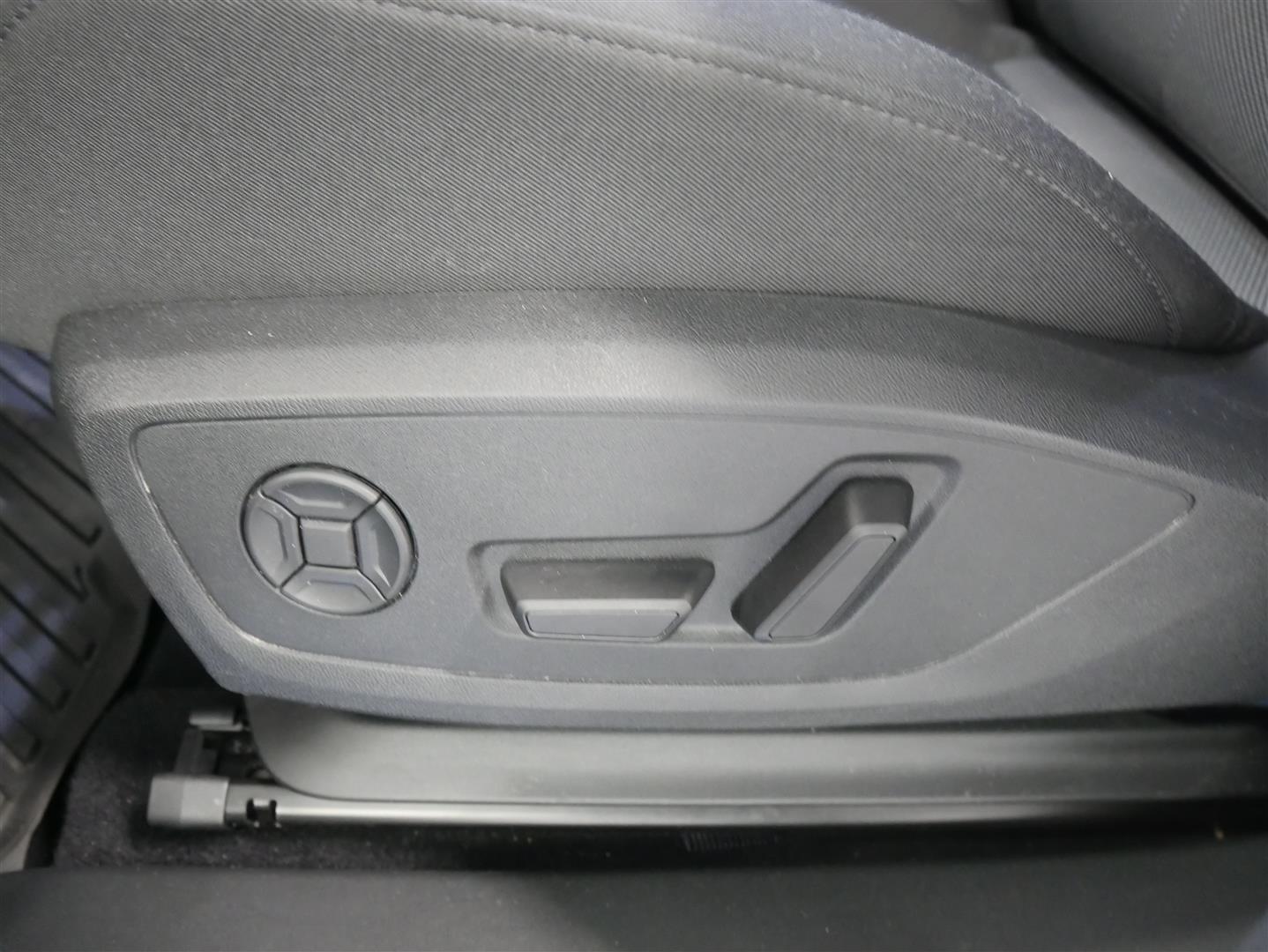 AUDI Q4 e-tron 2024