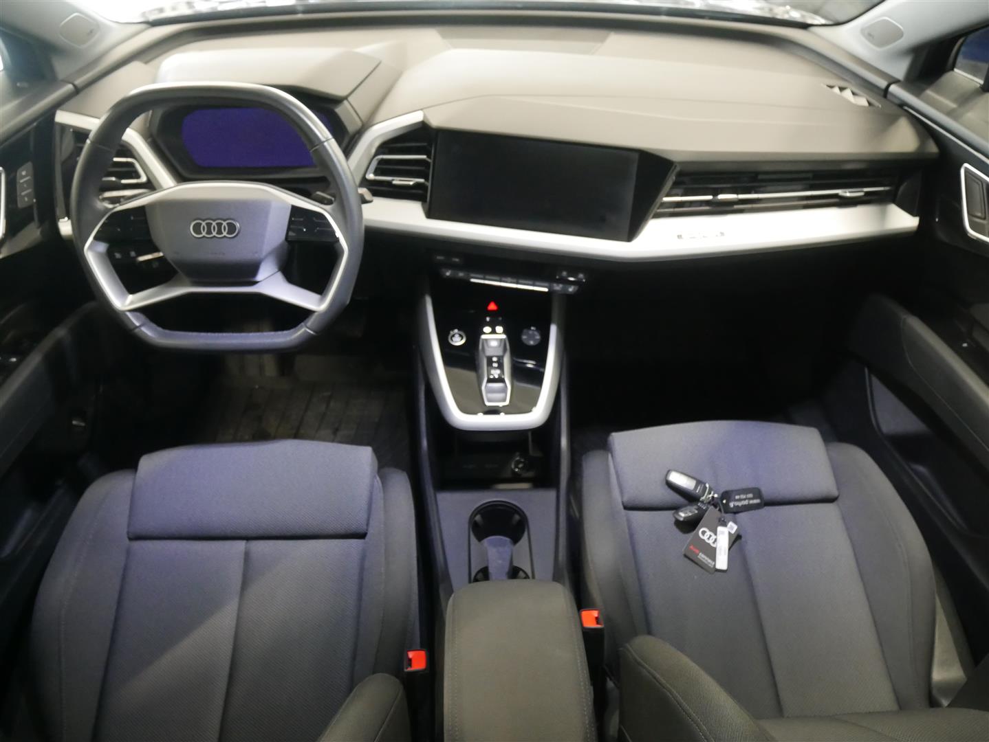 AUDI Q4 e-tron 2024