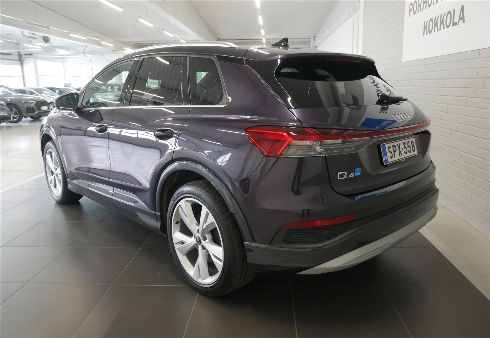 AUDI Q4 e-tron 2024
