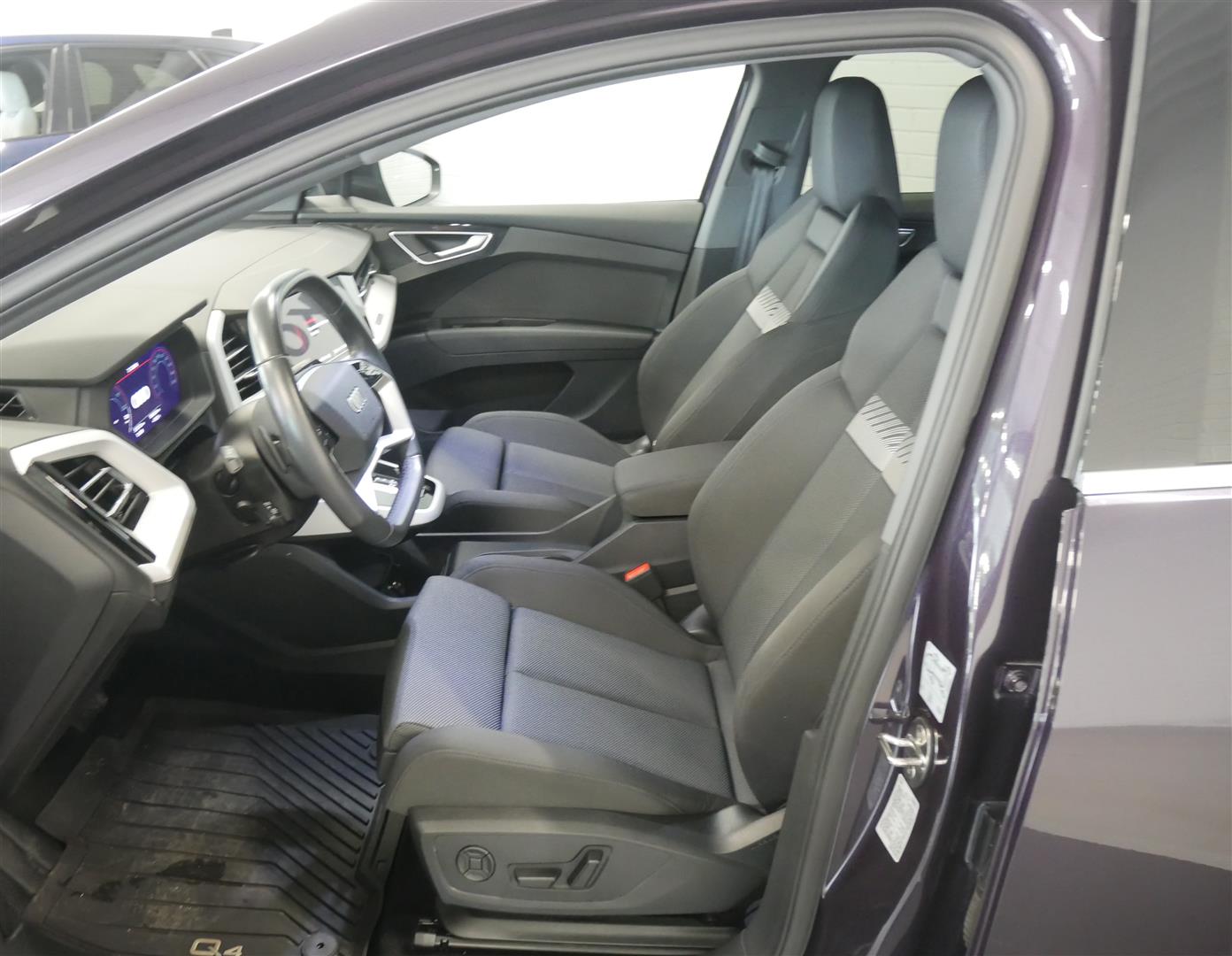 AUDI Q4 e-tron 2024
