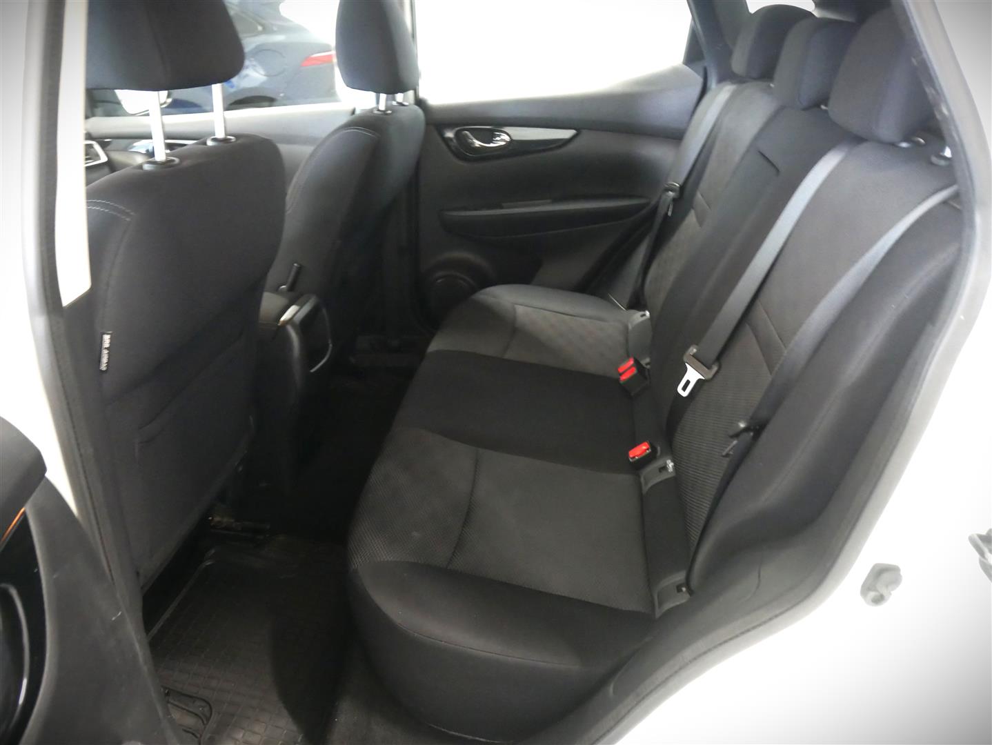NISSAN Qashqai 2015