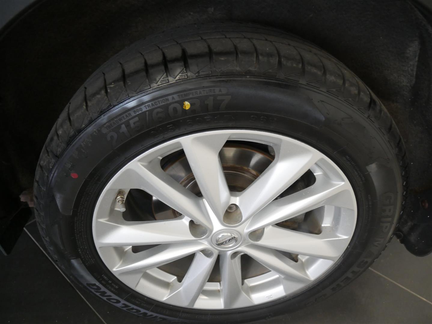 NISSAN Qashqai 2015