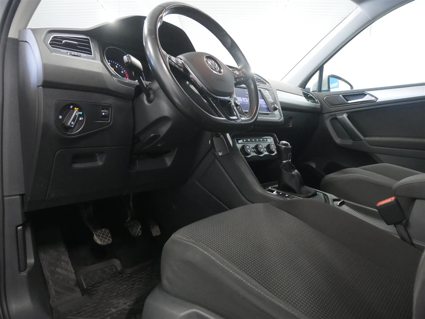 VOLKSWAGEN Tiguan 2016