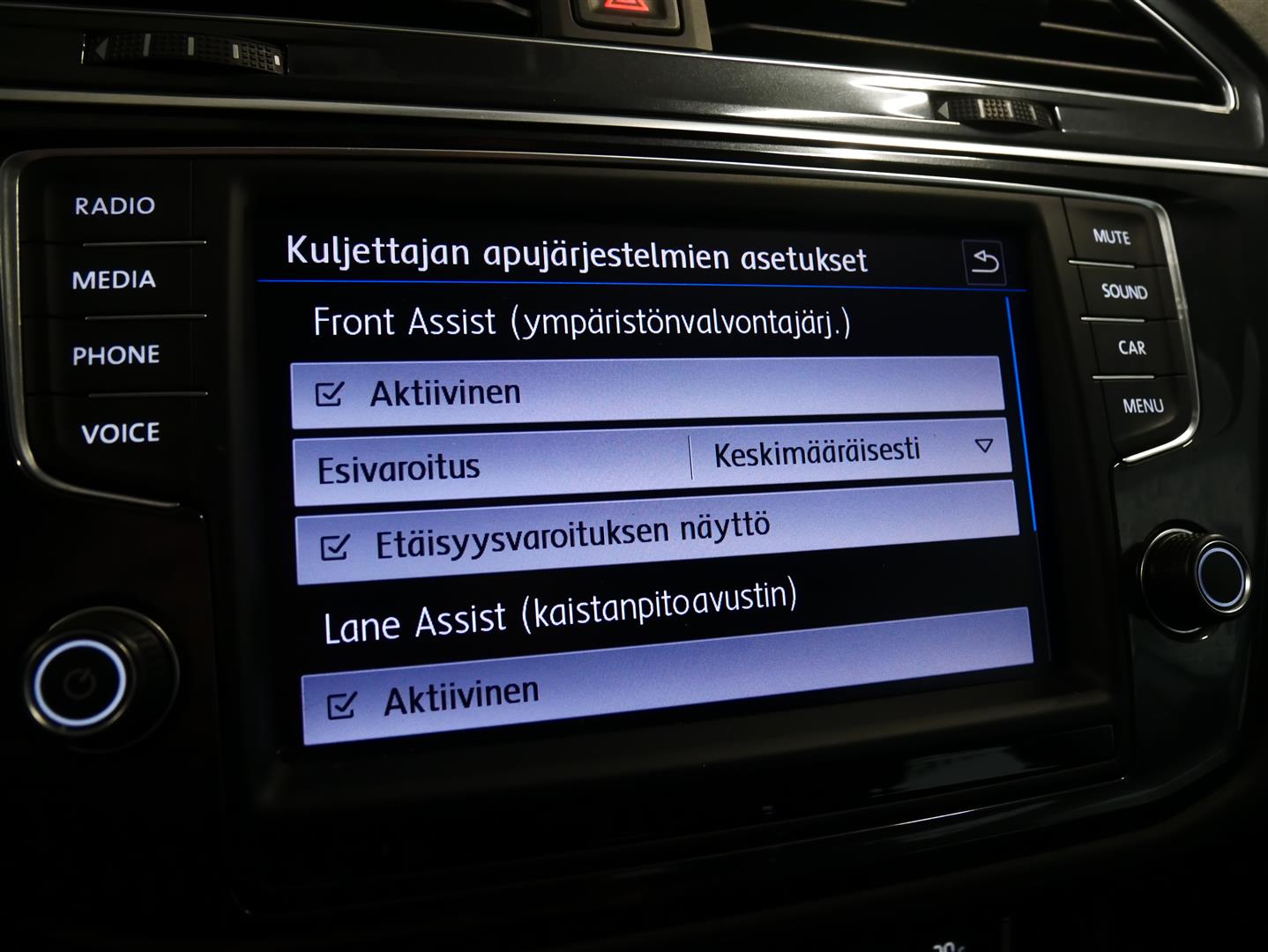 VOLKSWAGEN Tiguan 2016