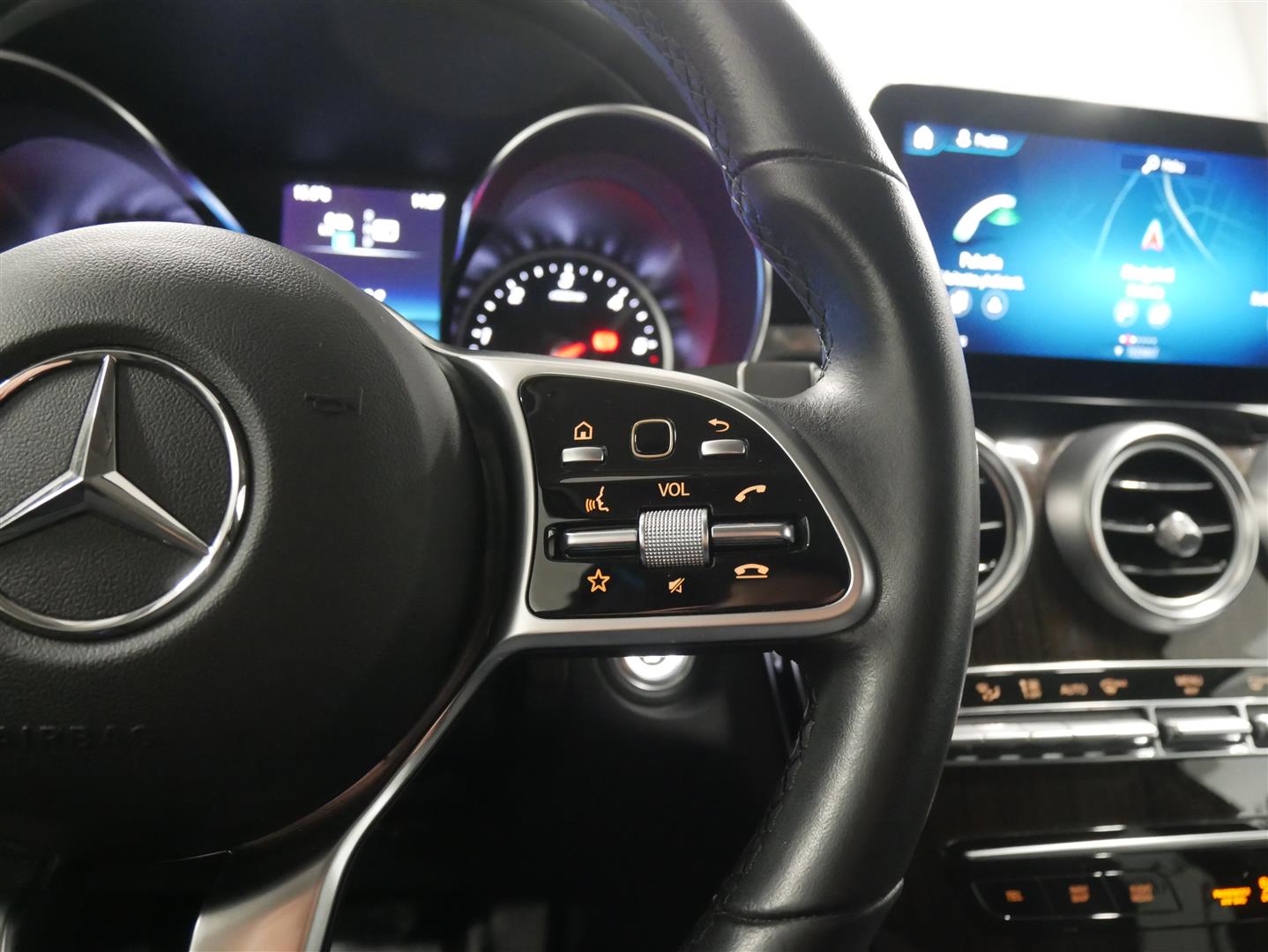 MERCEDES-BENZ GLC 2021