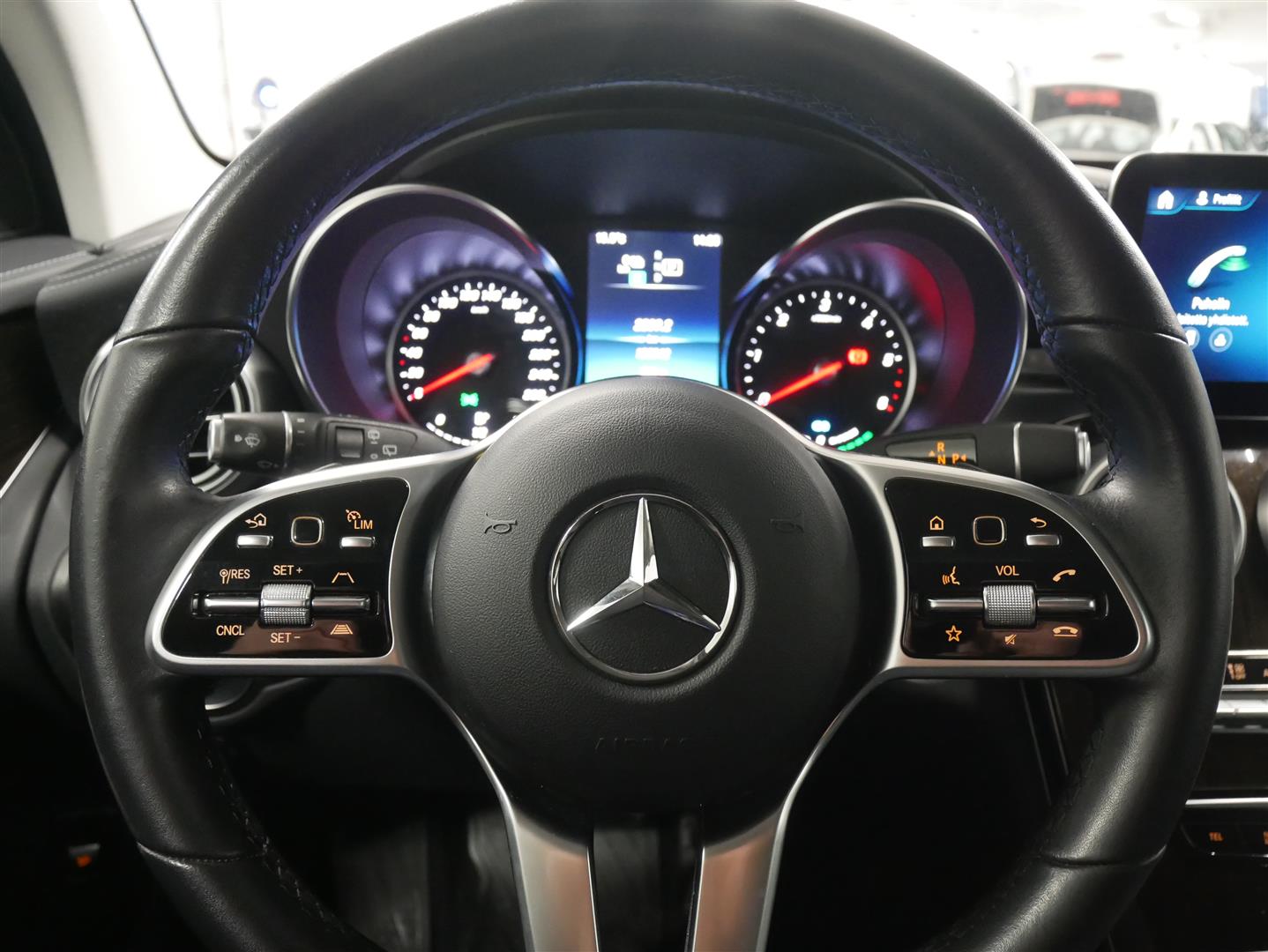 MERCEDES-BENZ GLC 2021