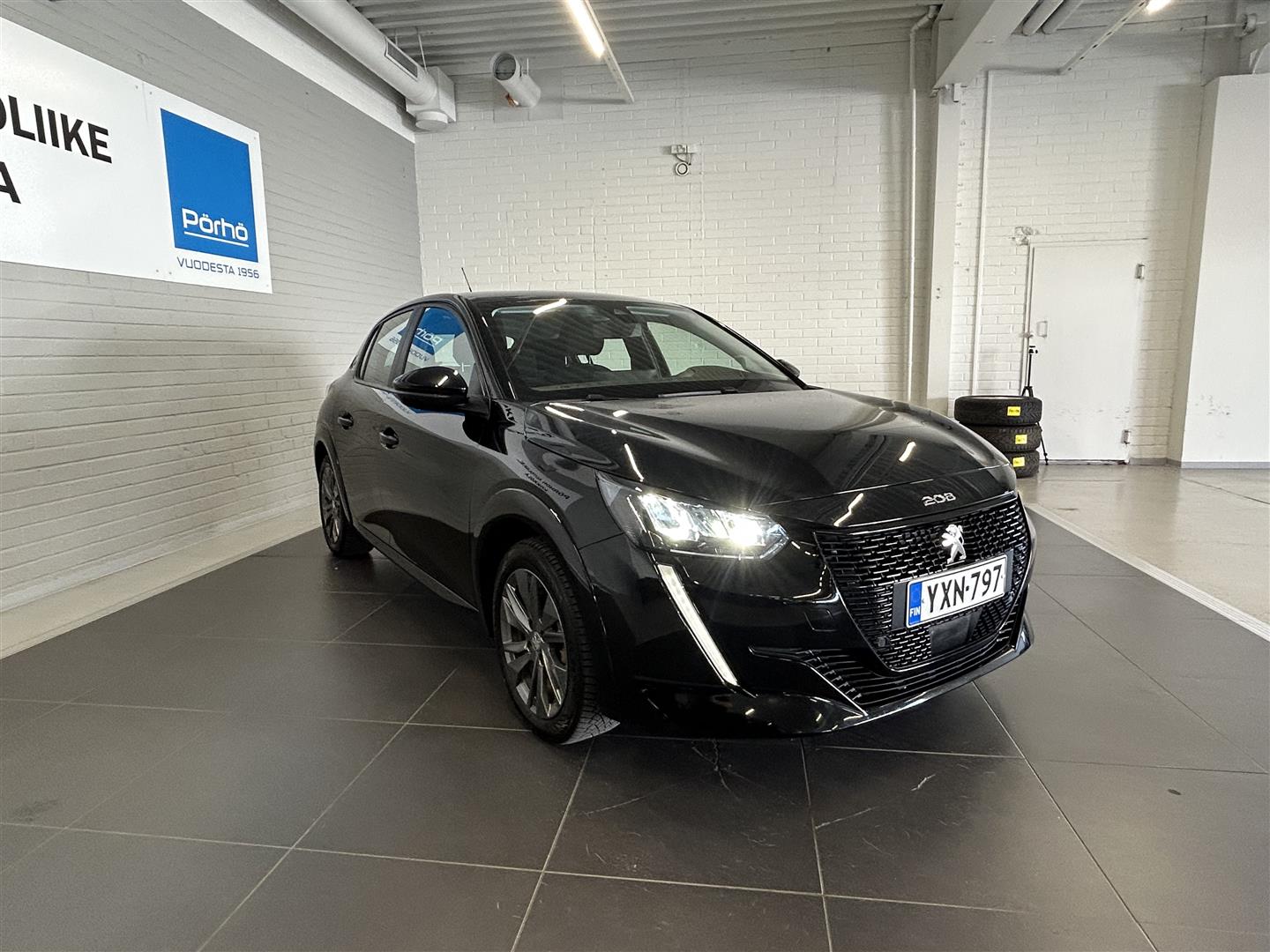 PEUGEOT e-208 2021