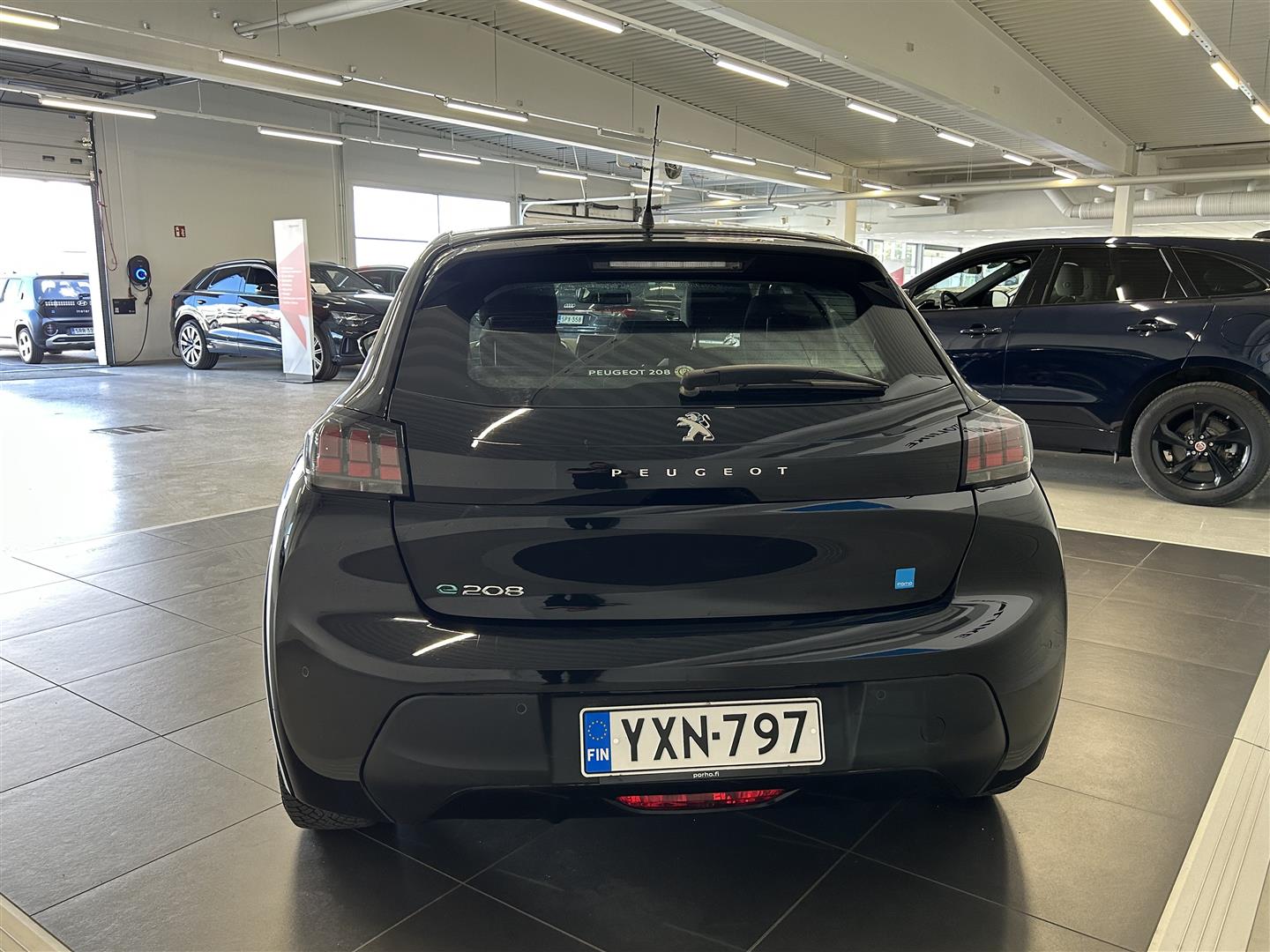 PEUGEOT e-208 2021
