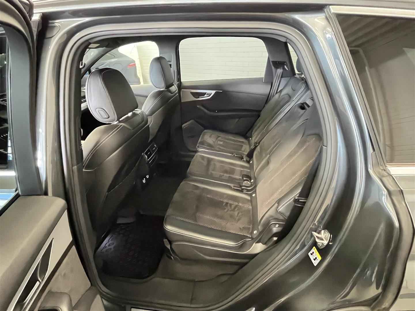 AUDI Q7 2018