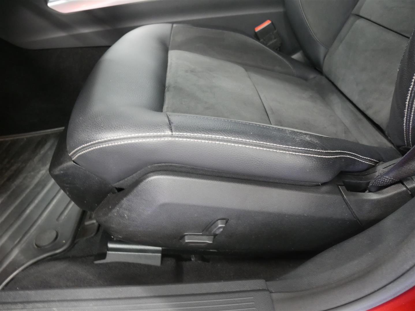 MERCEDES-BENZ E 2016