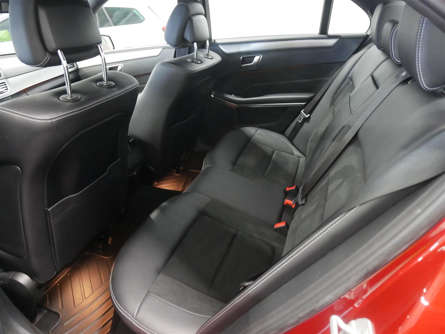 MERCEDES-BENZ E 2016