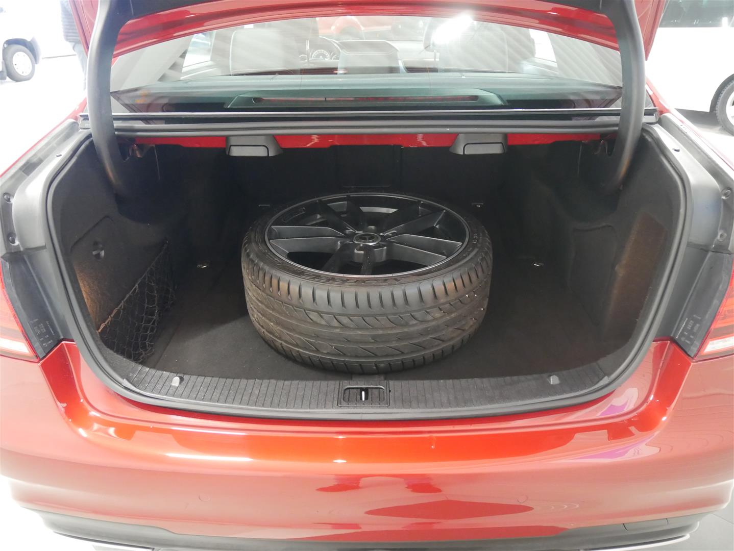 MERCEDES-BENZ E 2016