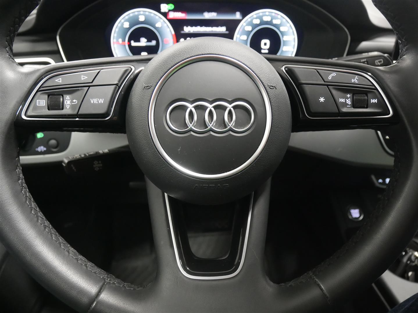 AUDI A4 allroad quattro 2023