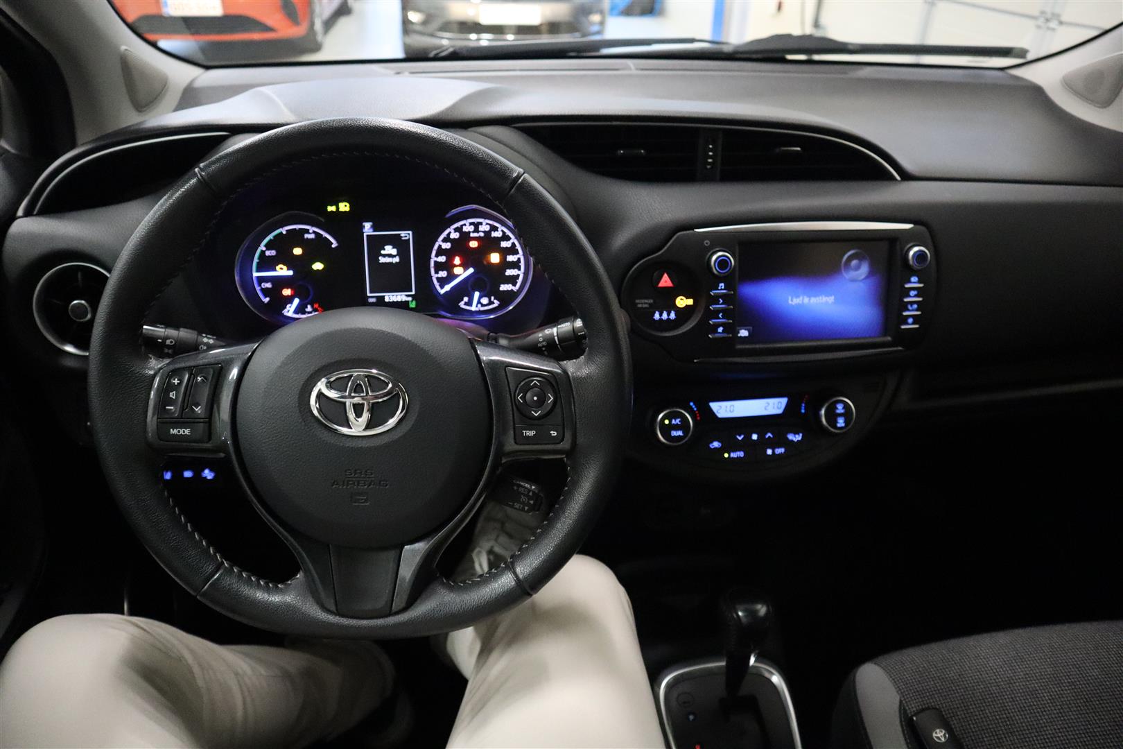 TOYOTA Yaris 2019