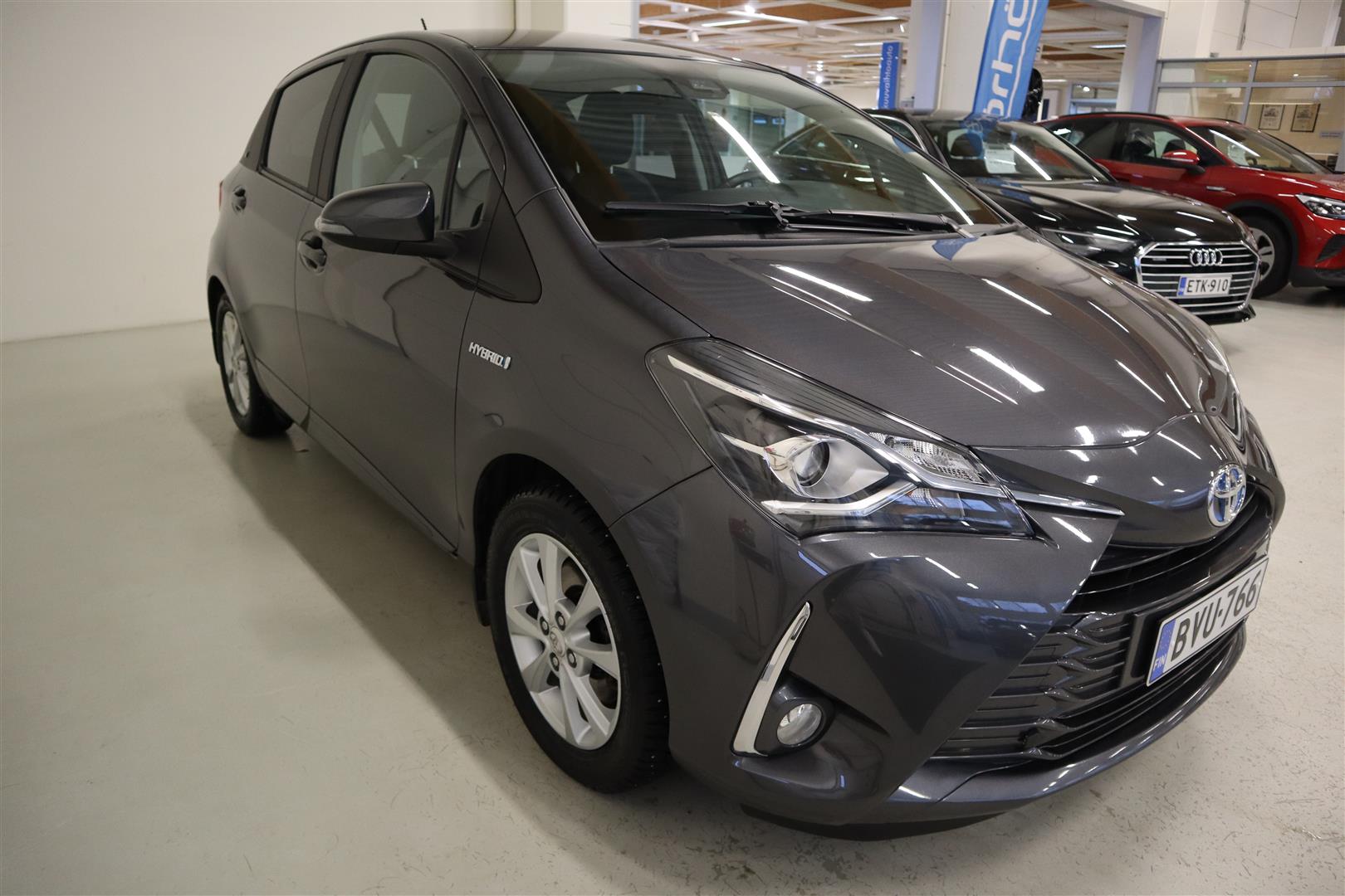 TOYOTA Yaris 2019