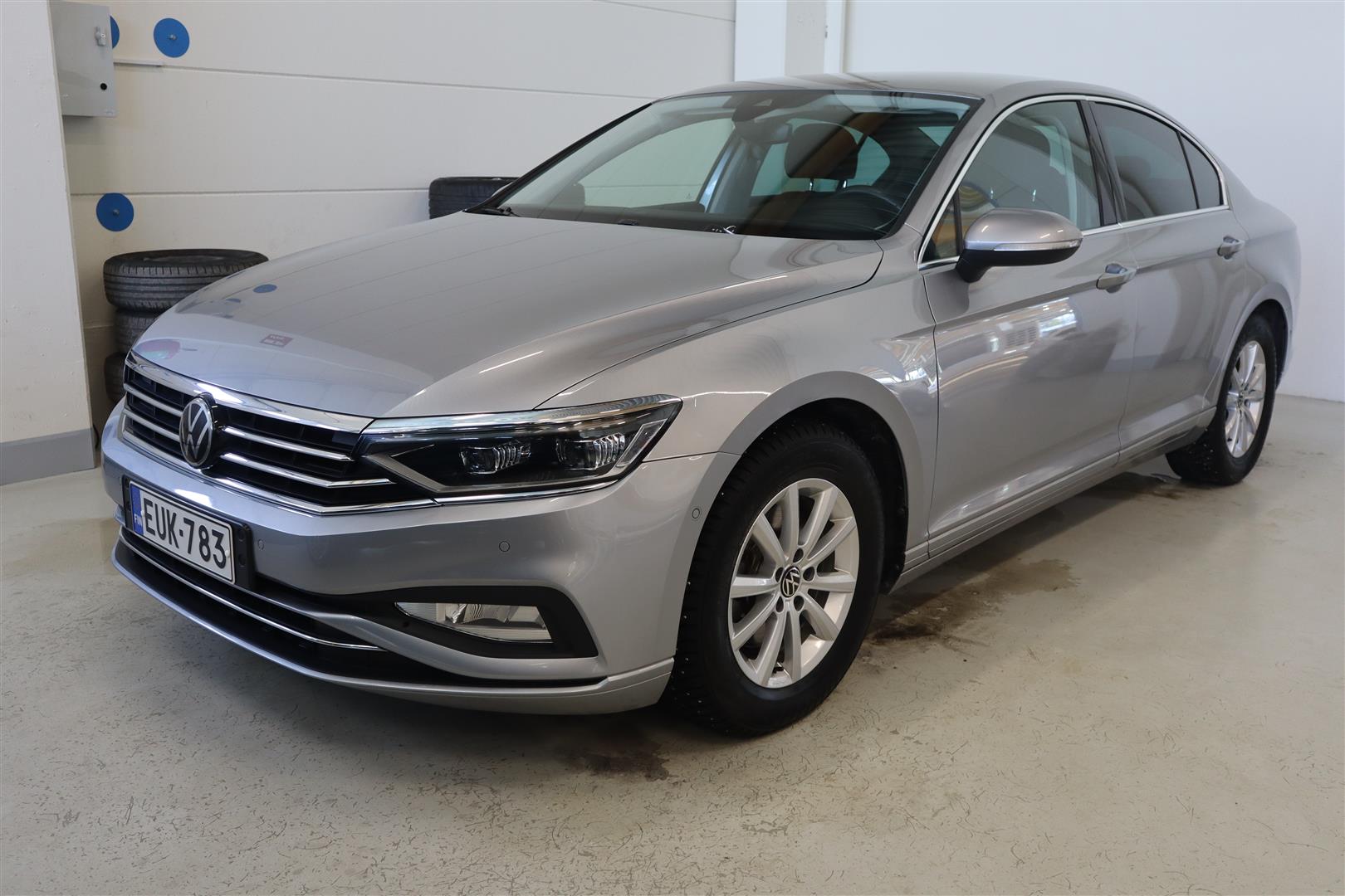 VOLKSWAGEN Passat 2022