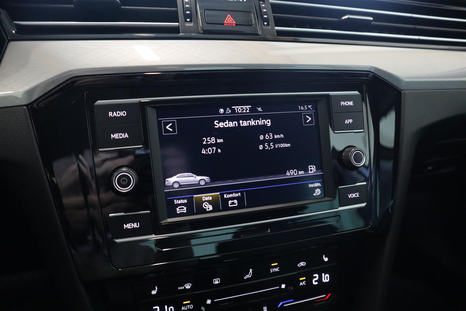 VOLKSWAGEN Passat 2022