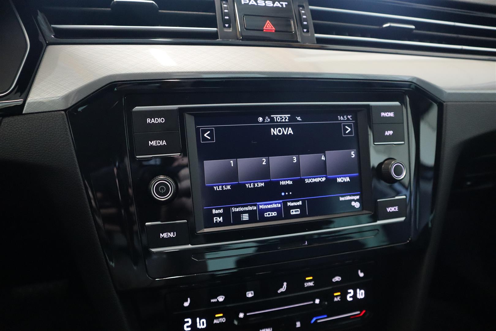 VOLKSWAGEN Passat 2022