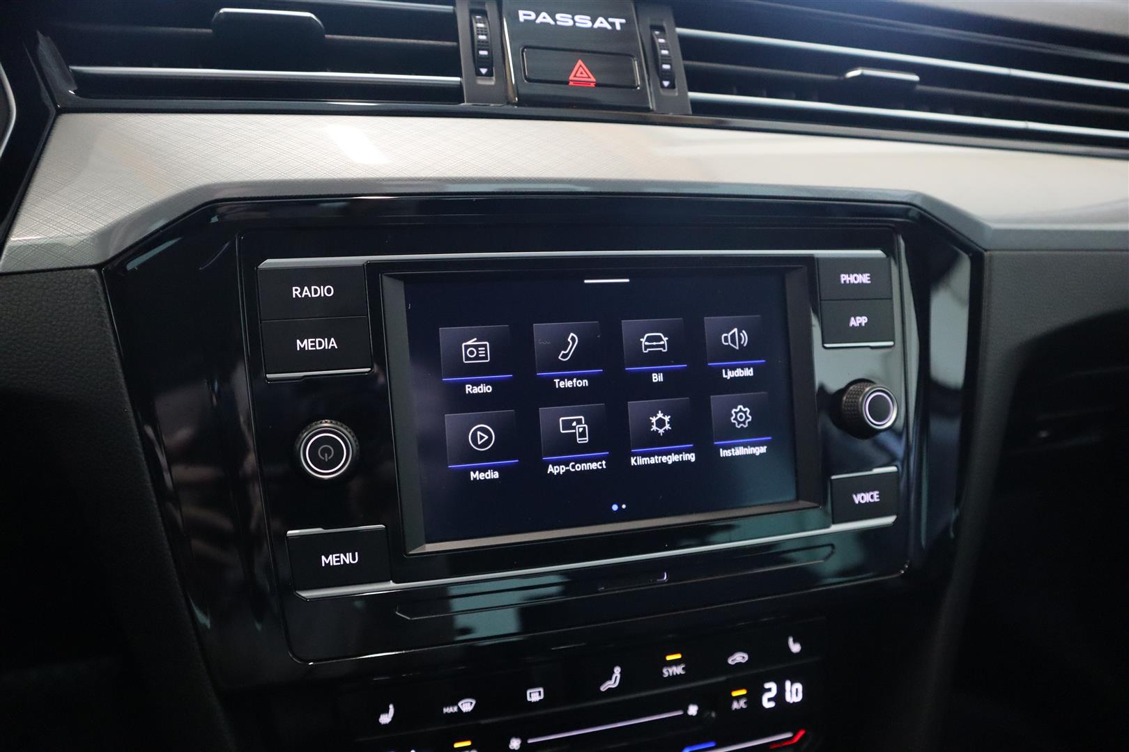 VOLKSWAGEN Passat 2022