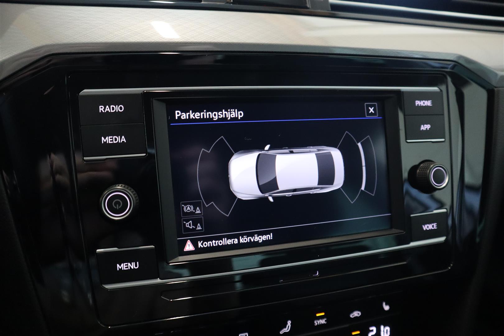 VOLKSWAGEN Passat 2022