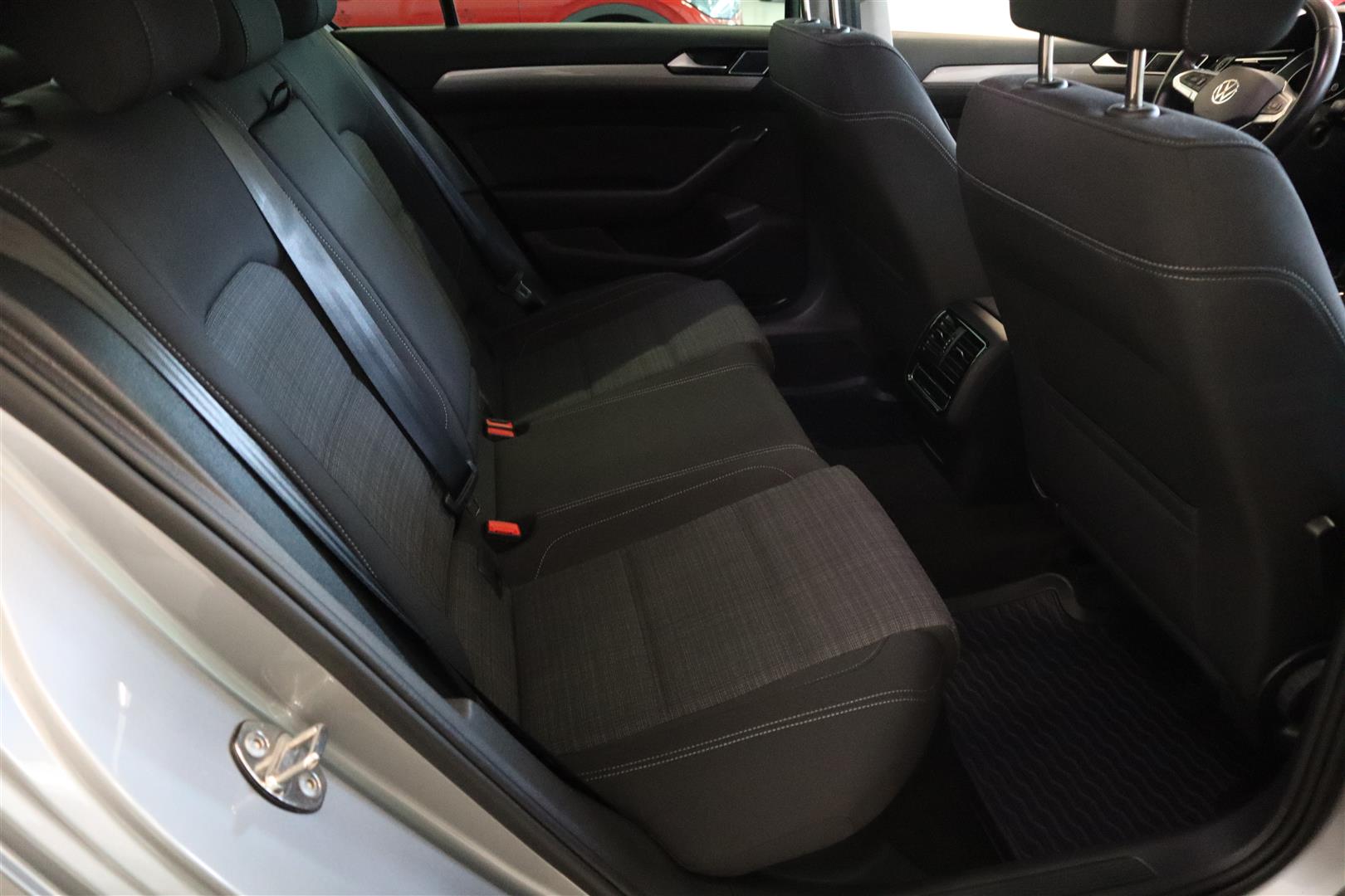 VOLKSWAGEN Passat 2022