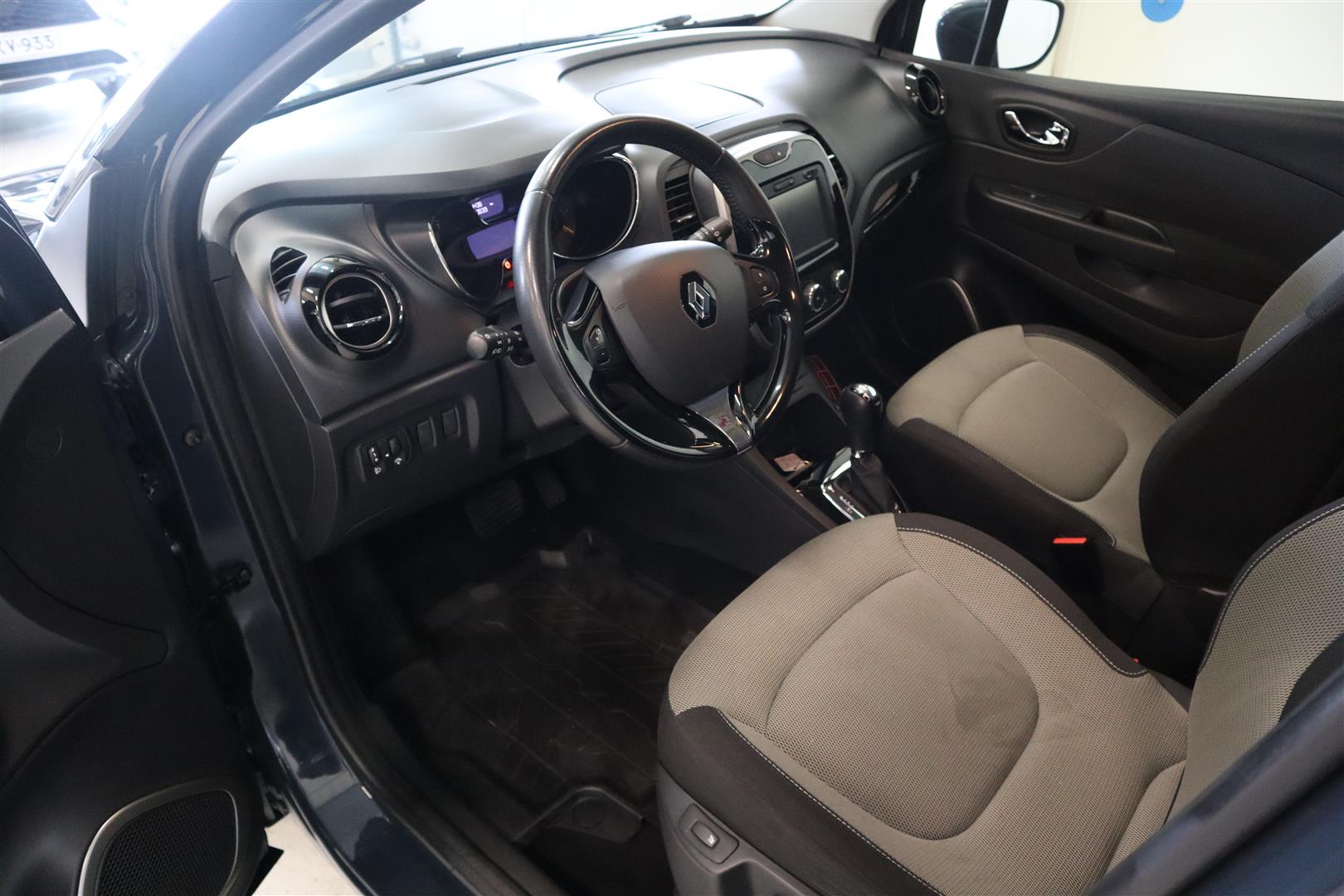 RENAULT Captur 2015