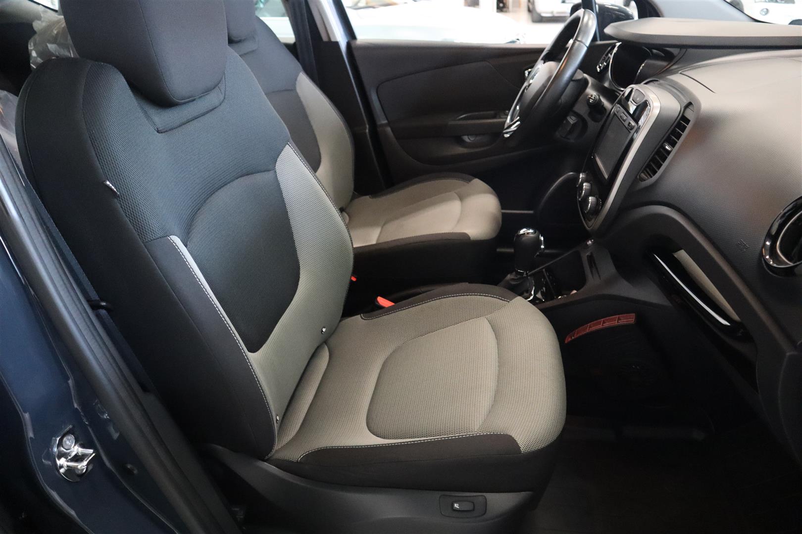 RENAULT Captur 2015