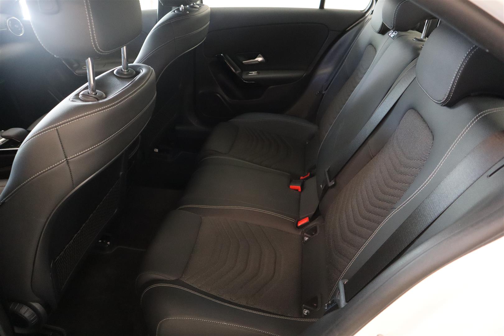 MERCEDES-BENZ A 2020
