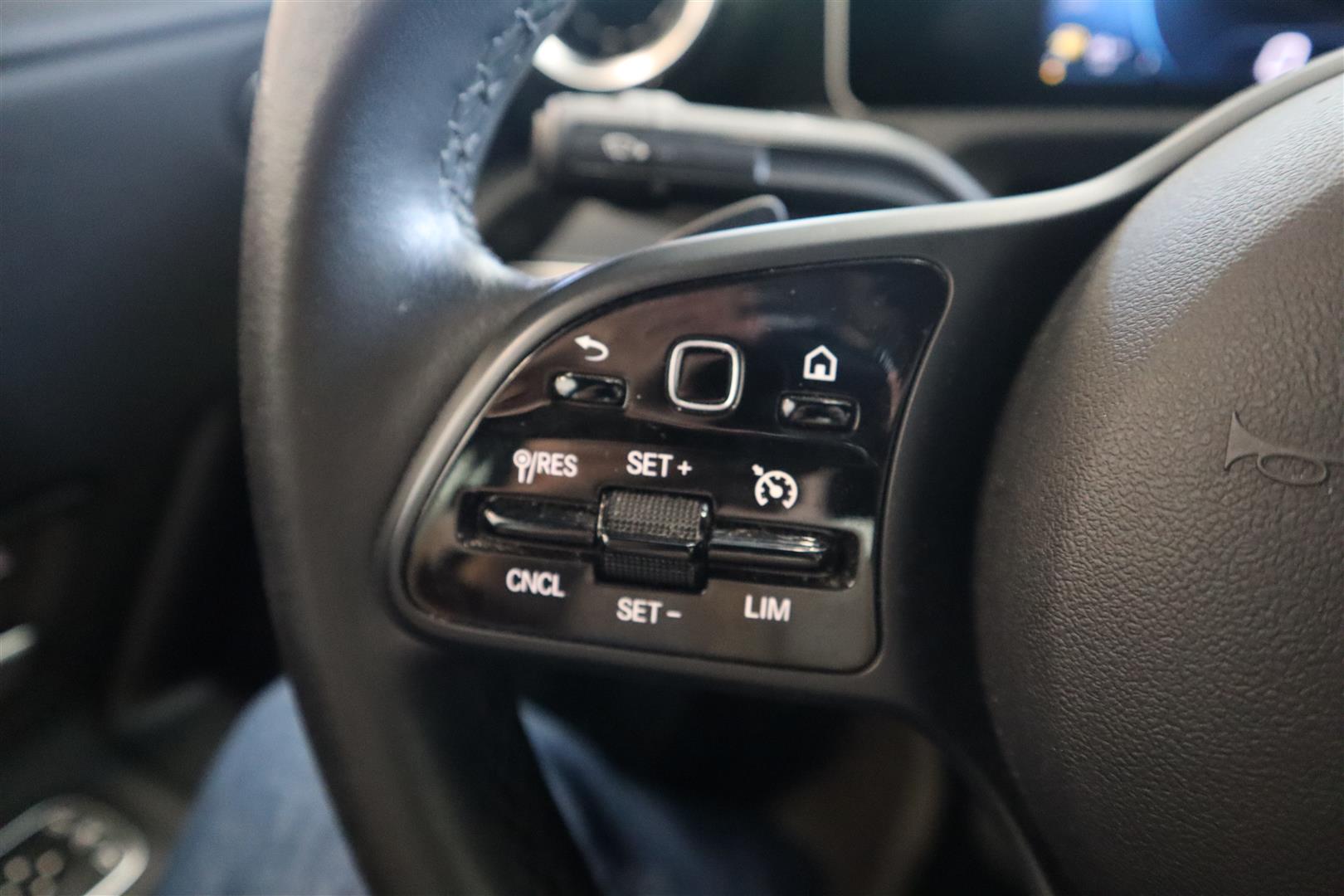 MERCEDES-BENZ A 2020