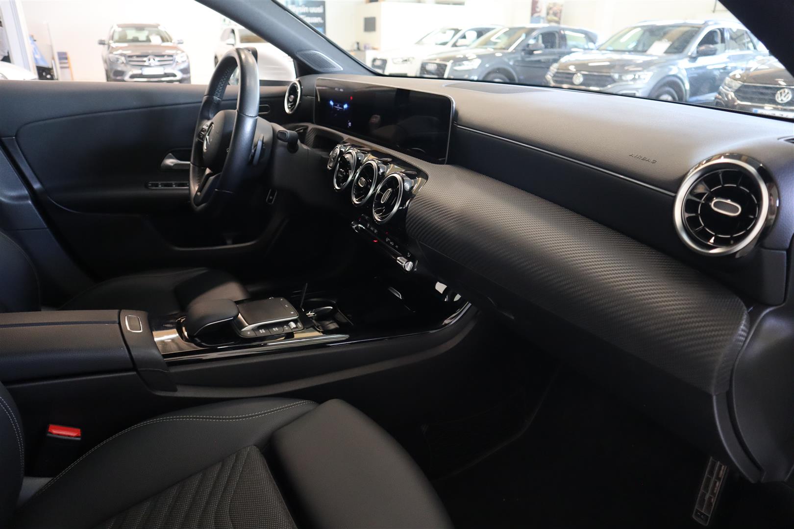 MERCEDES-BENZ A 2020
