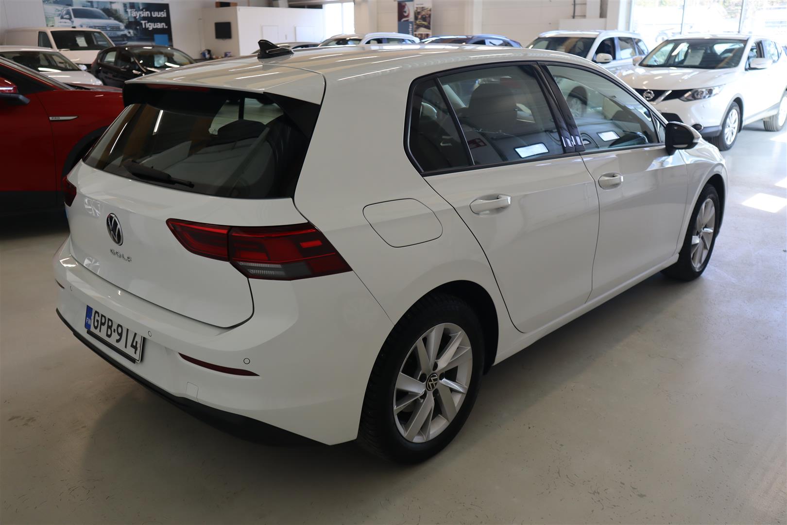 VOLKSWAGEN Golf 2023