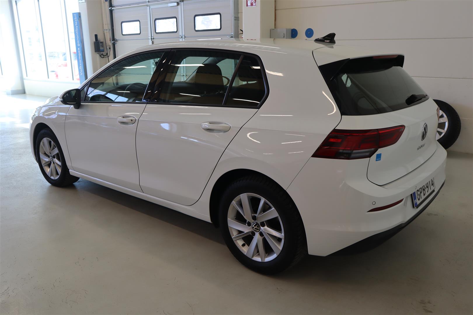 VOLKSWAGEN Golf 2023