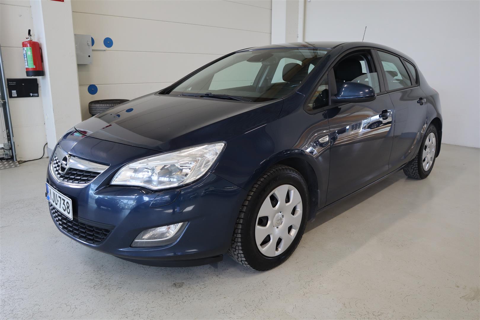OPEL Astra 2011