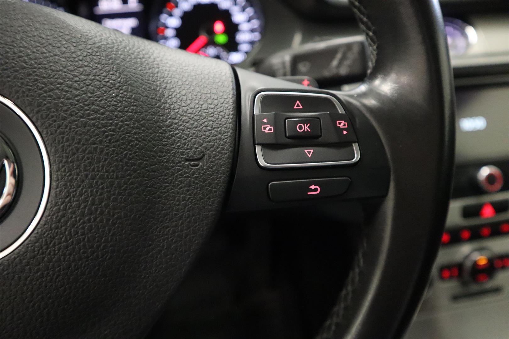 VOLKSWAGEN Passat 2014