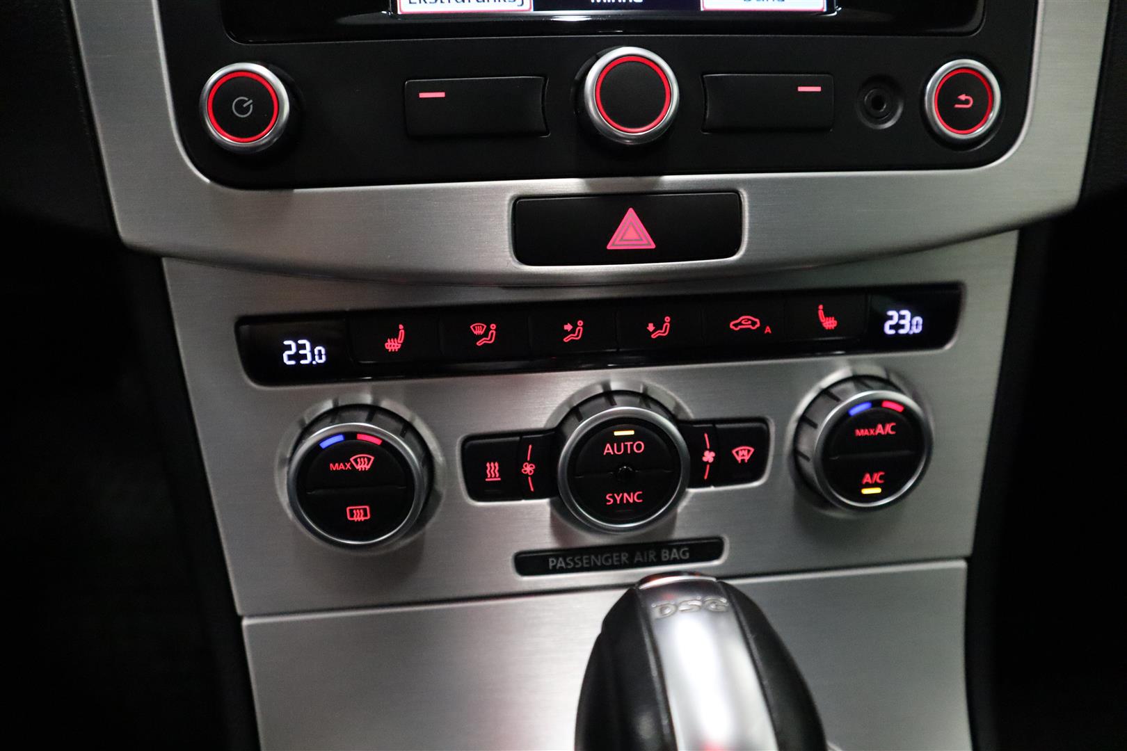 VOLKSWAGEN Passat 2014