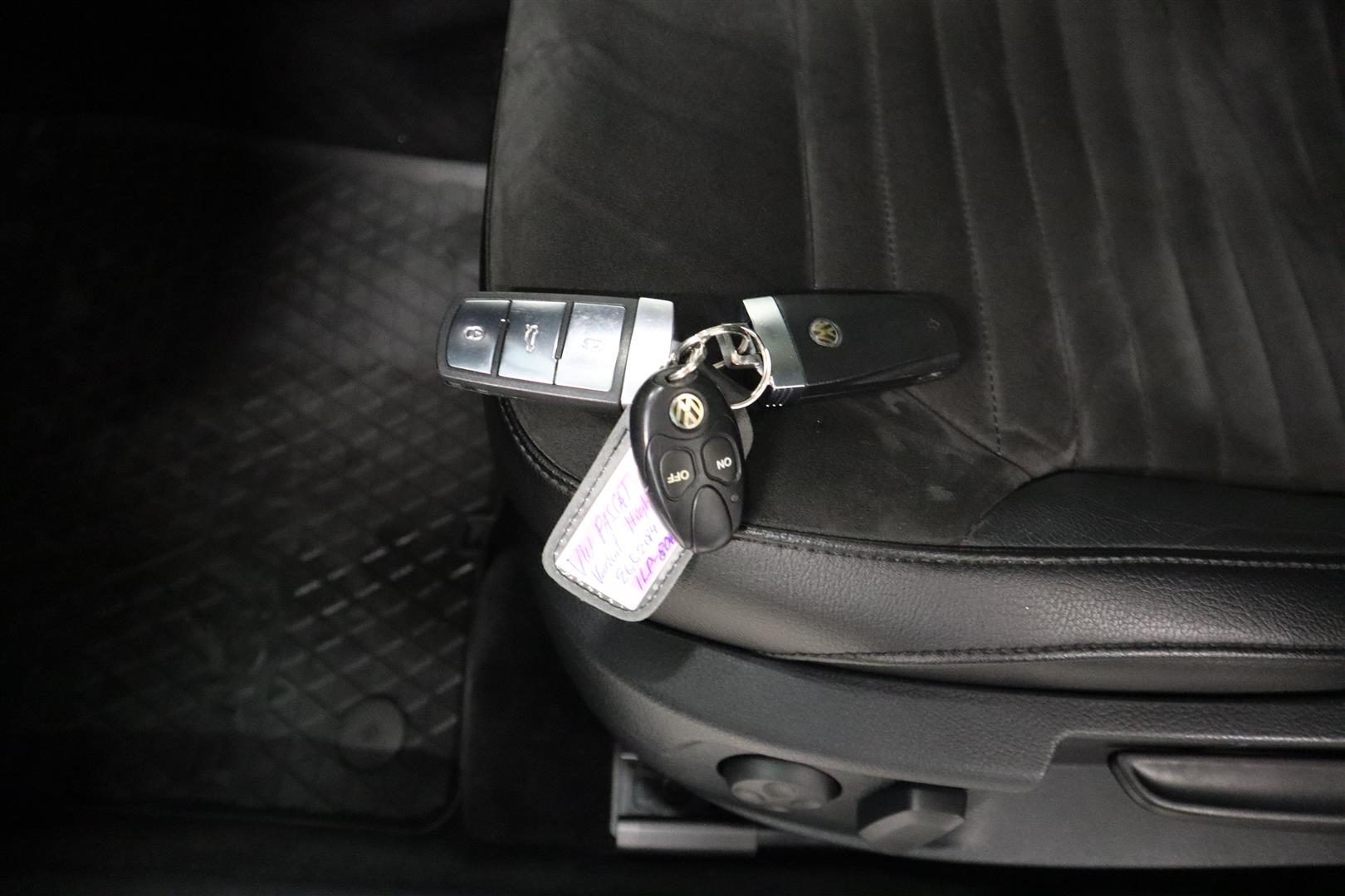 VOLKSWAGEN Passat 2014