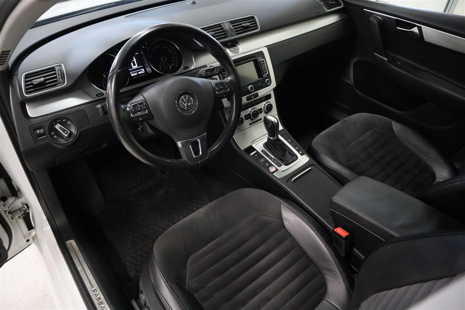 VOLKSWAGEN Passat 2014