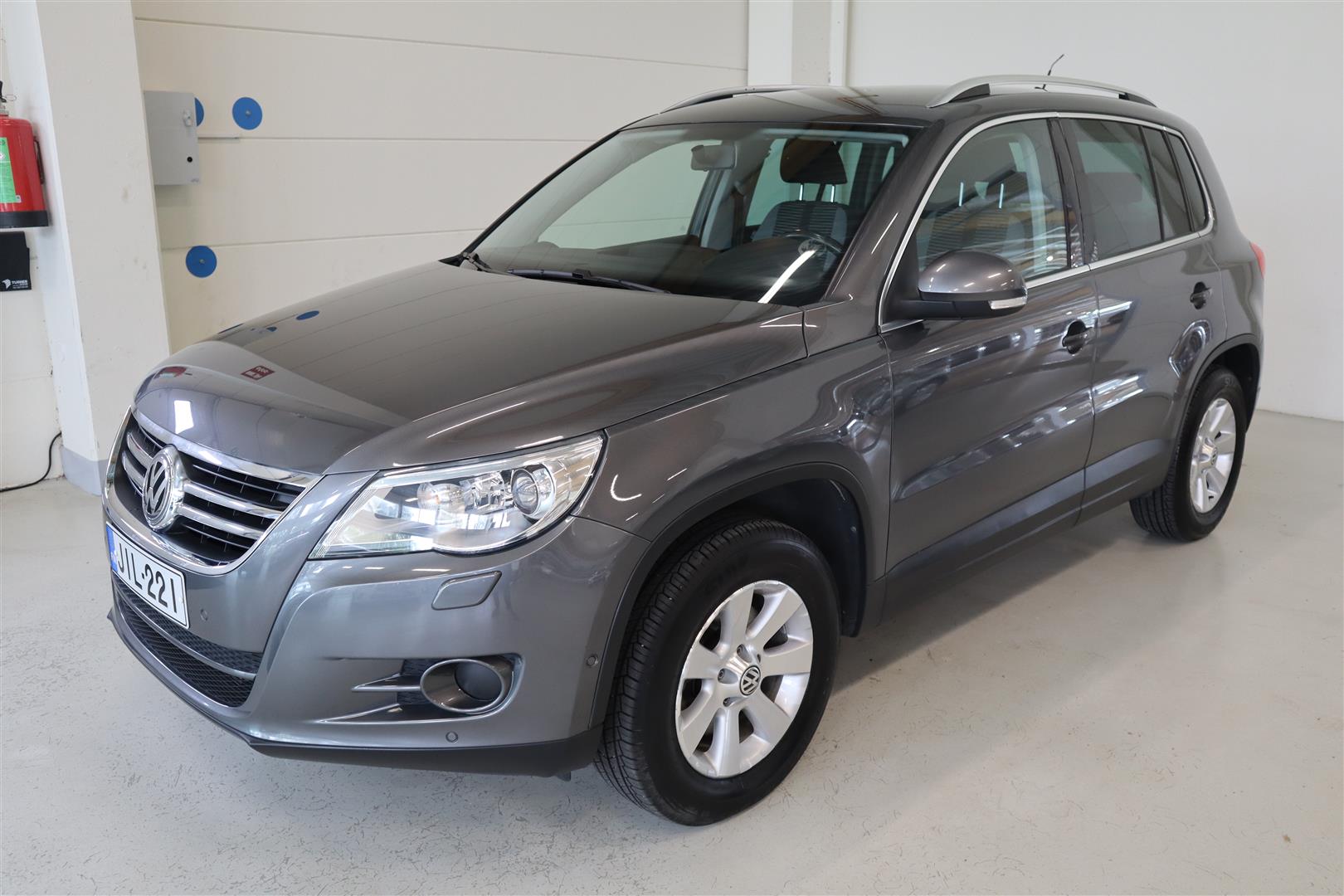 VOLKSWAGEN Tiguan 2011