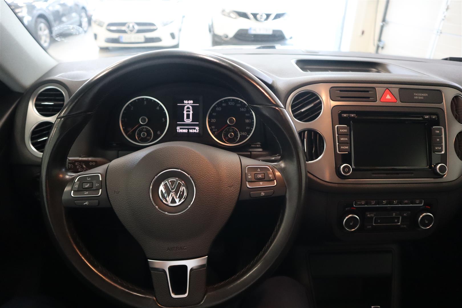 VOLKSWAGEN Tiguan 2011