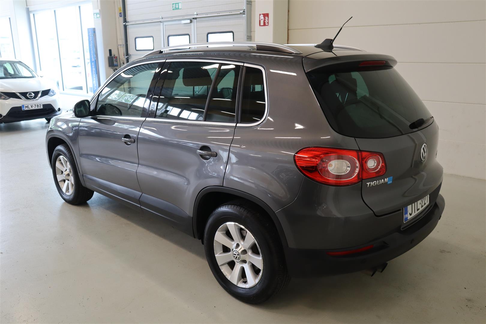 VOLKSWAGEN Tiguan 2011