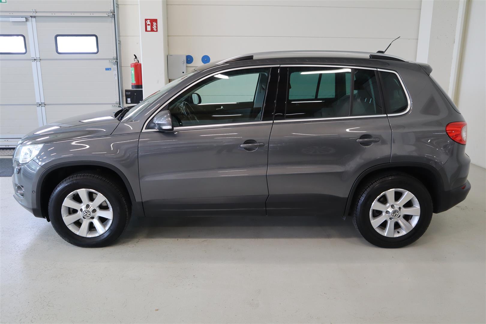 VOLKSWAGEN Tiguan 2011