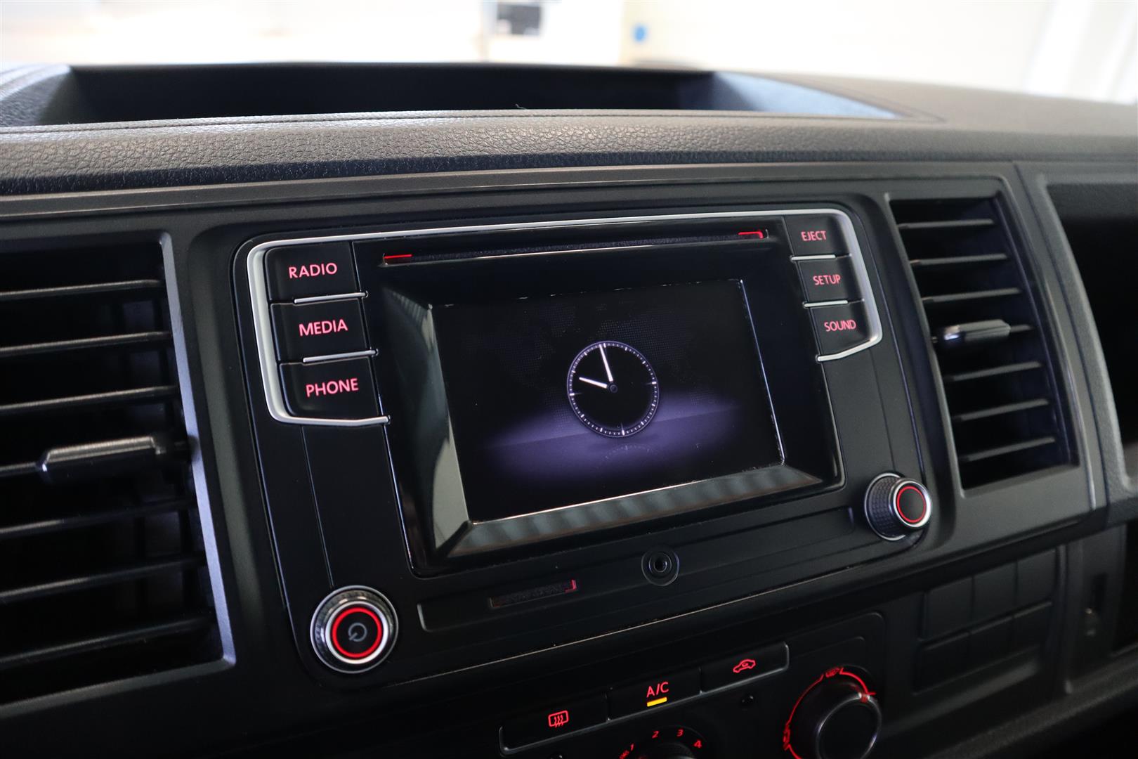 VOLKSWAGEN Transporter 2017