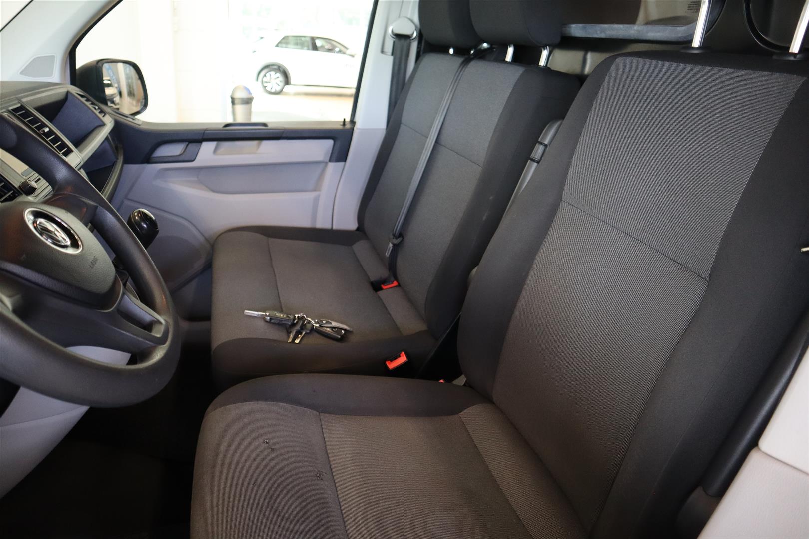 VOLKSWAGEN Transporter 2017