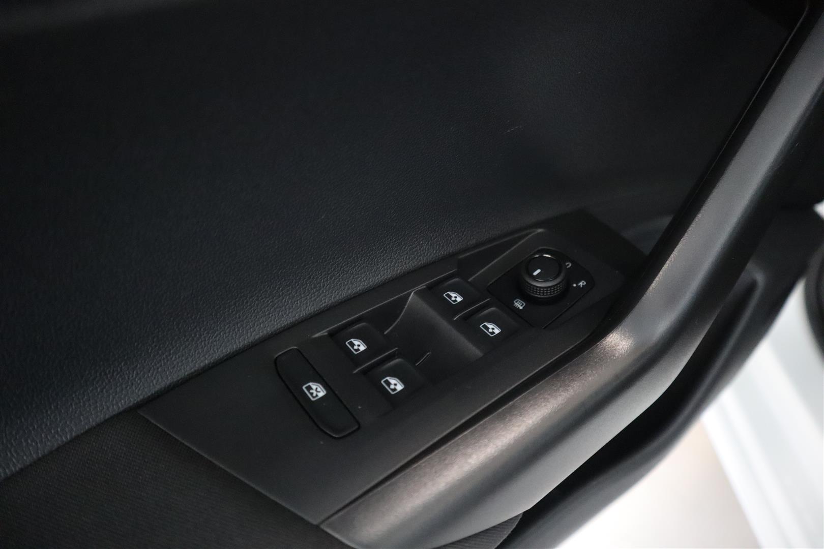 VOLKSWAGEN Polo 2023