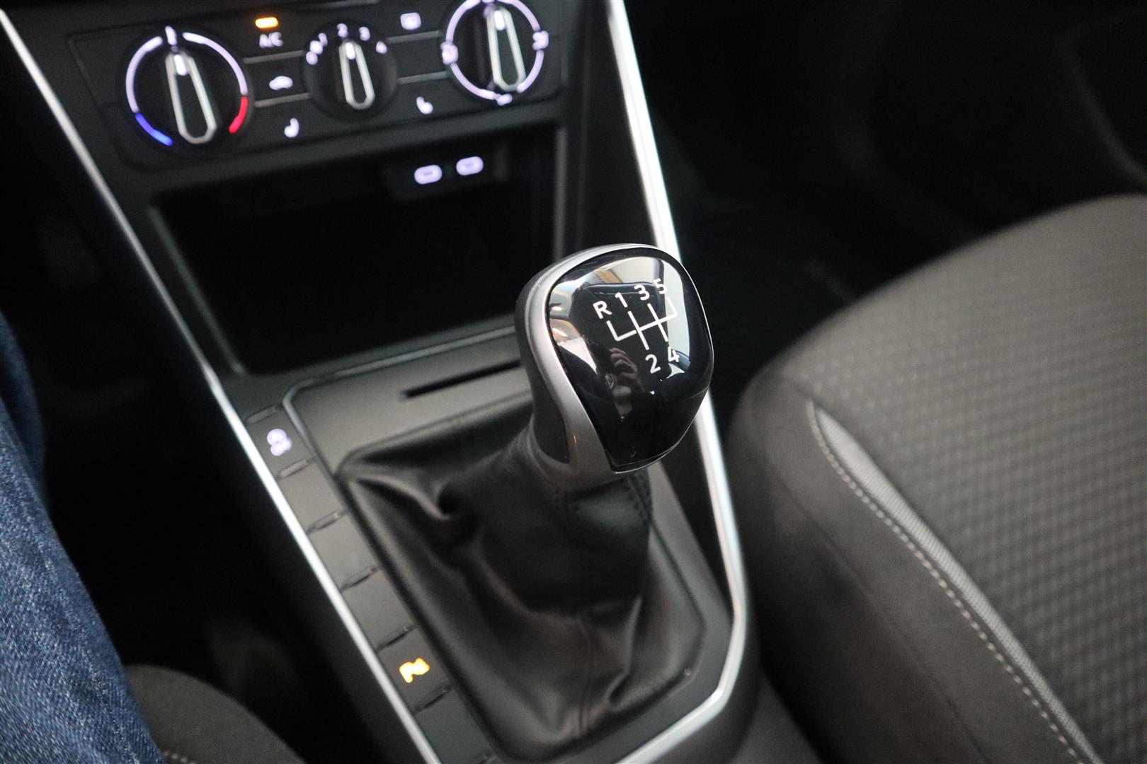 VOLKSWAGEN Polo 2023