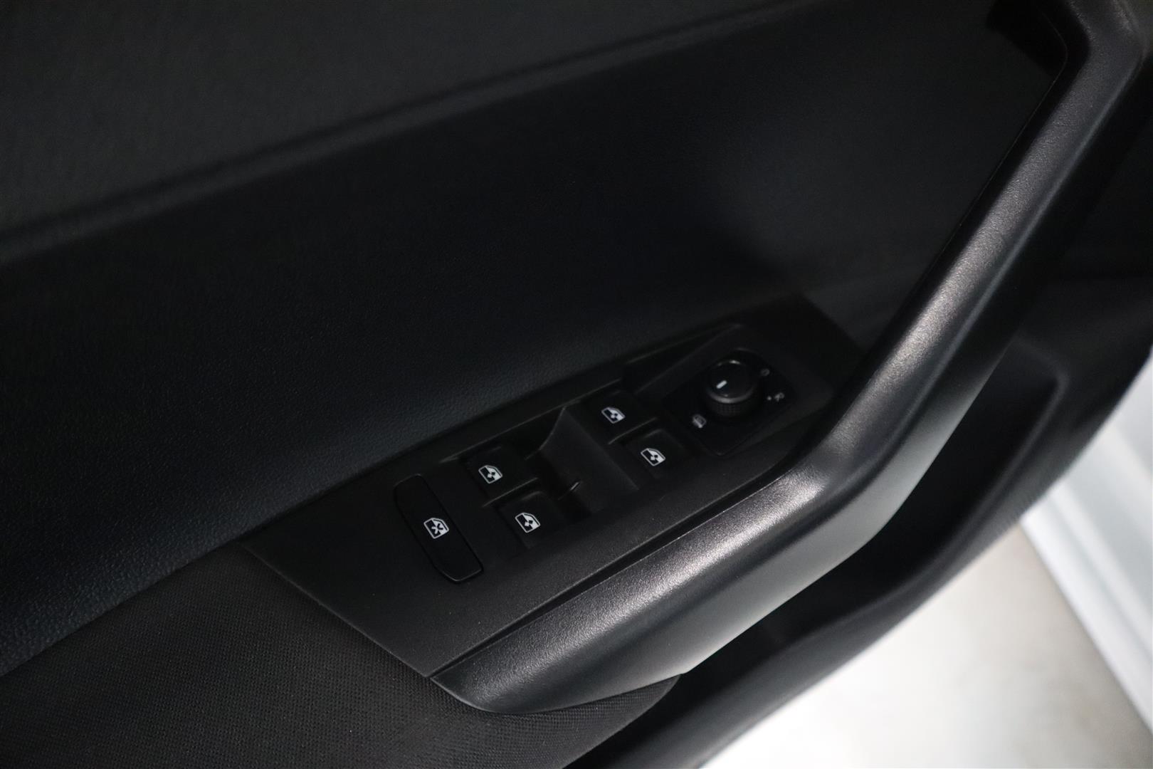 VOLKSWAGEN Polo 2021