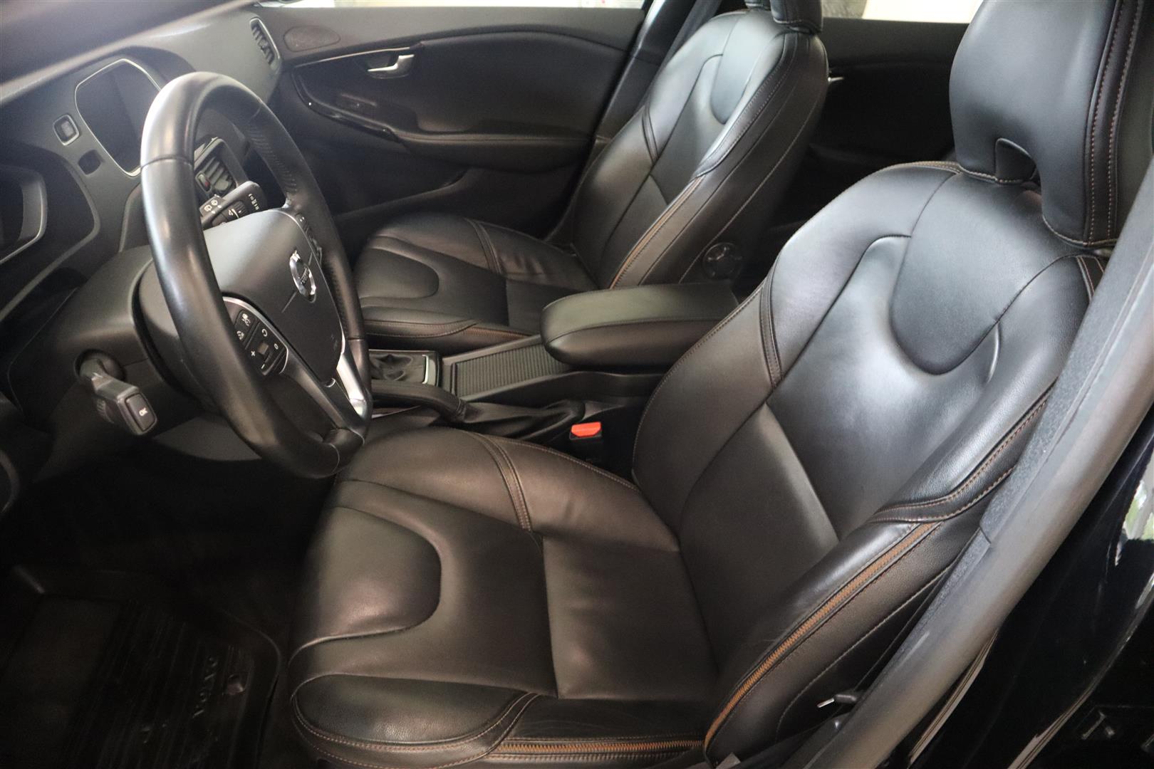 VOLVO V40 Cross Country 2018