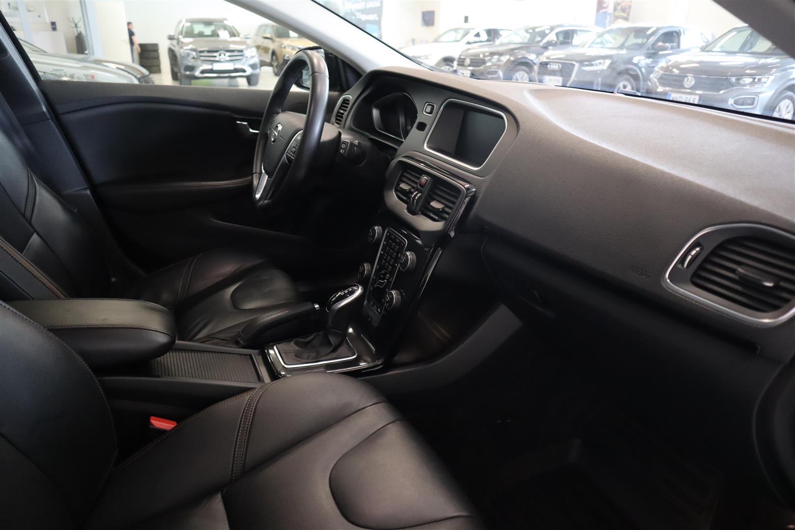 VOLVO V40 Cross Country 2018